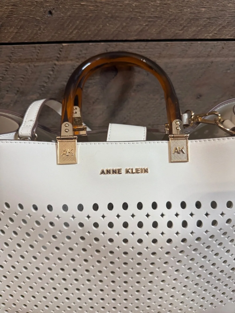 Anne Klein Perforated Tote White w/Tortoise Acrylic Handles Gold Hardware - Picture 2 of 9